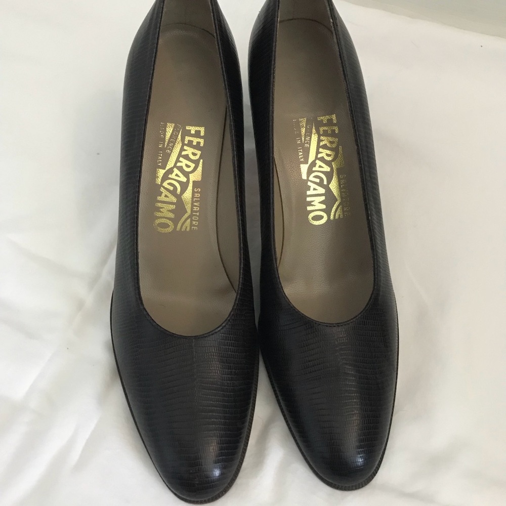 Salvatore Ferragamo Classic Brown Leather Pumps